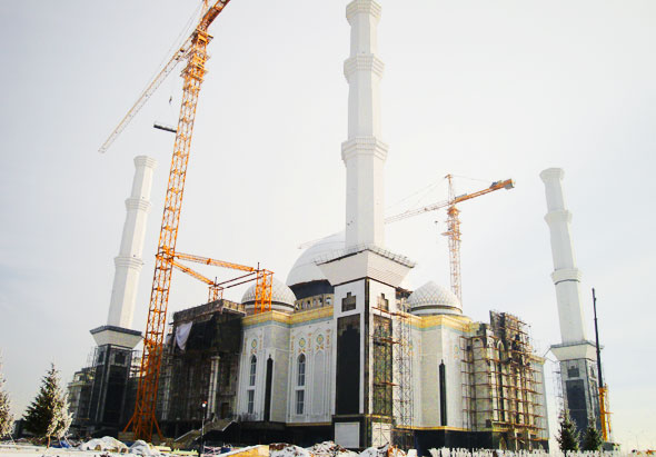 阿斯塔納新清真寺建材卡車運輸項目